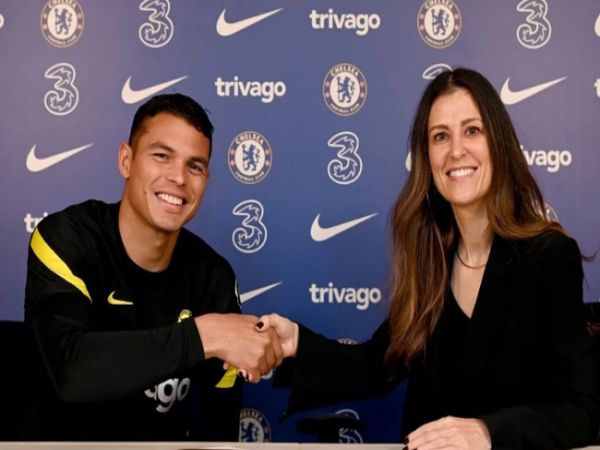 Chuyển nhượng 4/1: Chelsea gia hạn hợp đồng với Thiago Silva